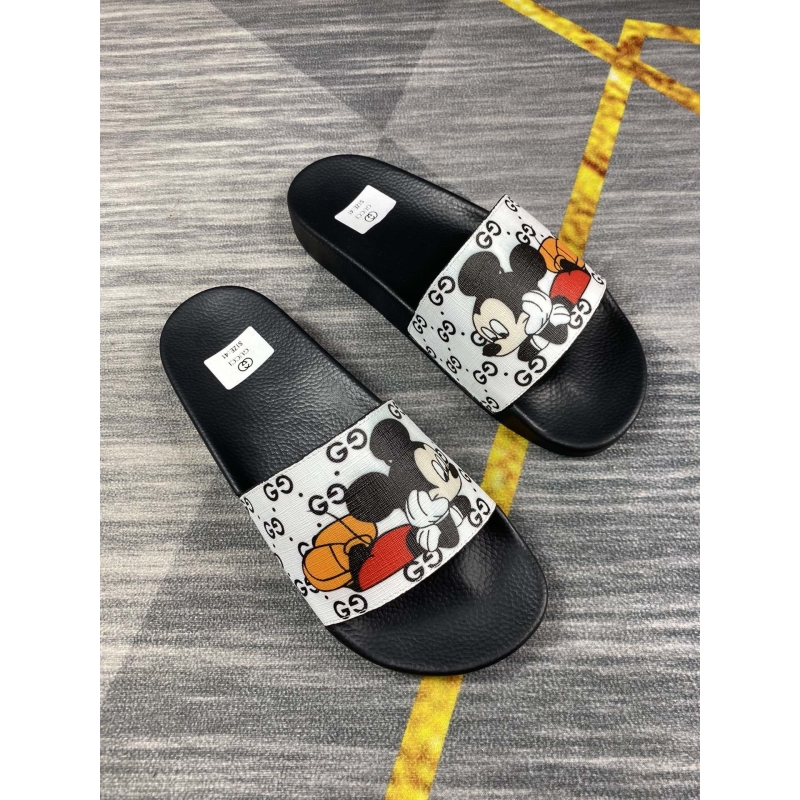G*u*i slippers